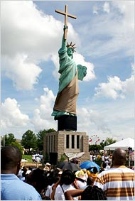 statue